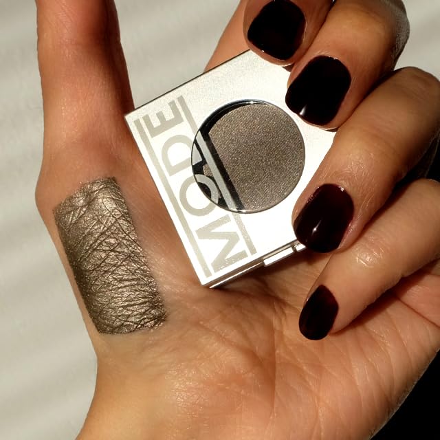 THUNDER HEART (Lustrous Gray Taupe Pearl)