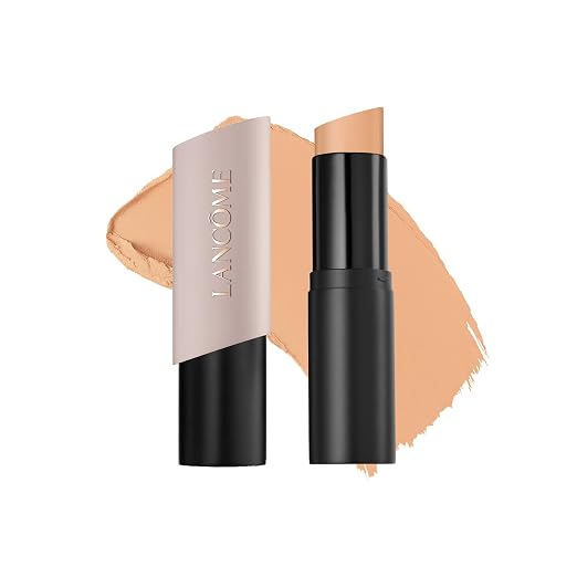 230 Buff W: light skin with warm/yellow undertone