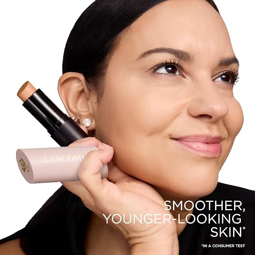 110 Ivoire C: fair skin with cool/pinky undertones